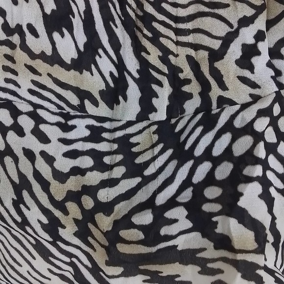 Allison Taylor Semi Sheer Blouse Size Large in Animal Print - Picture 8 of 10
